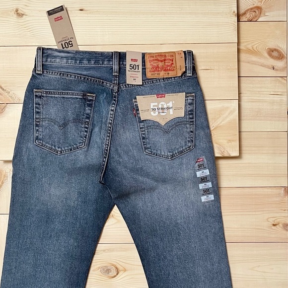 Levi’s 501 ‘93 Straight Cropped Accidents Happen - Picture 12 of 16